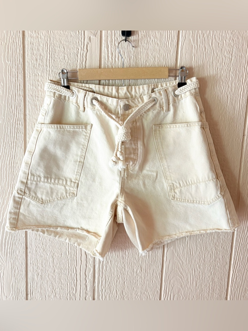 Aaron & Amber Cream Utility Carpenter Shorts Rope Belt M